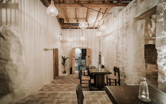 Manili Boutique Suites & Villas