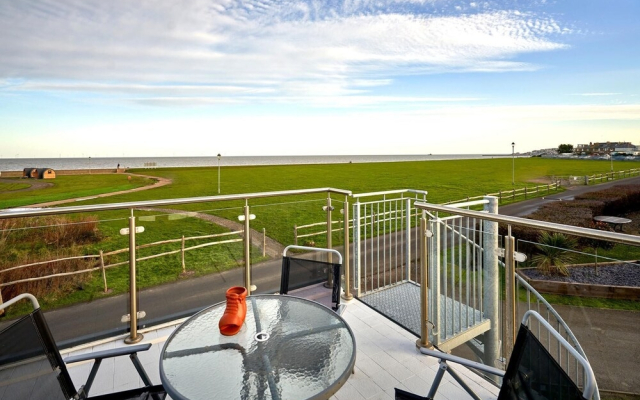 2Bd Seafront Lodge Amazing Views In Kent
