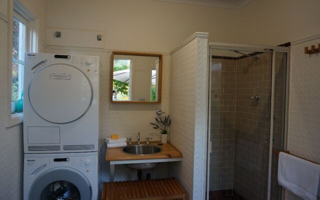 Leura Country Cottage