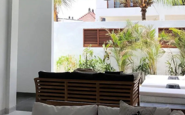 Ohana's Beachfront Resort & Beach Club – Hotel Rooms – Lembongan Island