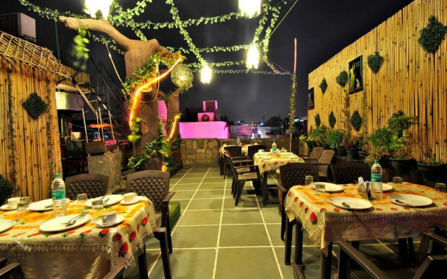 Hotel Aman International at New Delhi Station