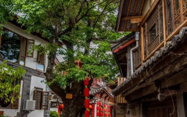 Aojia Courtyard (Lijiang Old Town North Gate Dashuiche)