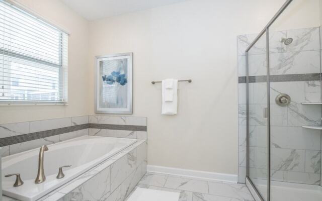 8942tw 8 Bedroom Villa by RedAwning