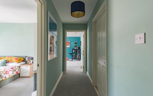 Blackhorse Loft - spacious apartment by the sea