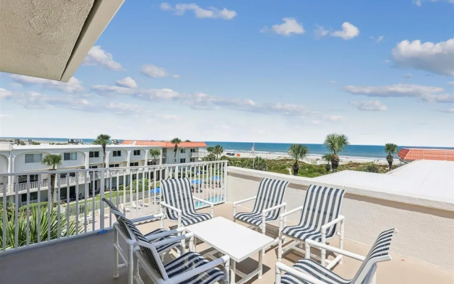 Oceanfront 3BR Condo: Gated, Breathtaking View