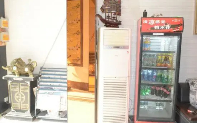 Xinyuan Hotel (Shangqiu railway station store)