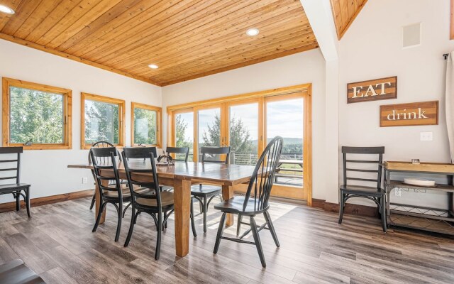 Waterfront Greens Chalet