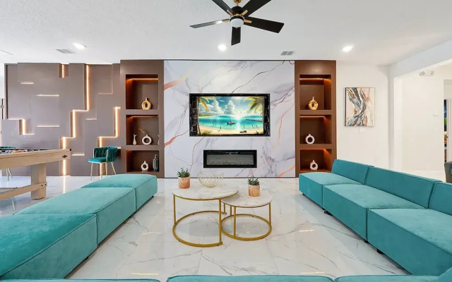 Luxury and Sophisticated 15 BR Ensuite
