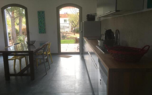 Maison neuve + piscine dans parc arboré proche mer