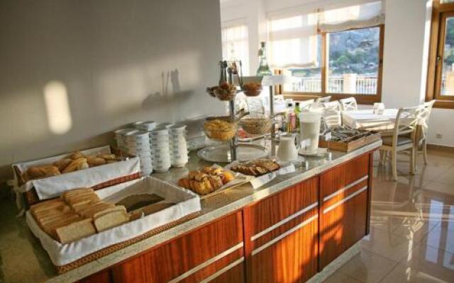 Apartamentos Cala Figuera