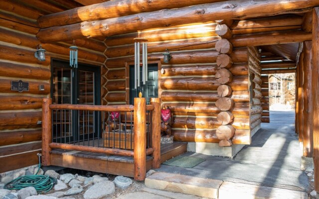 13 Bear Tree Court 5 Bedroom Home by RedAwning