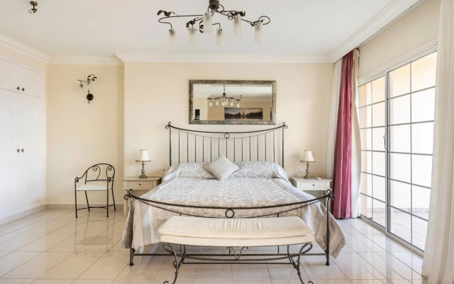 Terrazas Del Duque Sunset Apartment