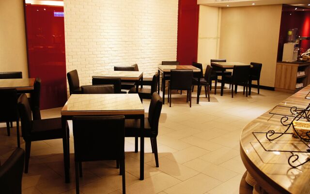 Sparrow Hotel