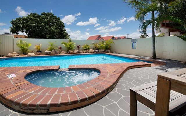 Burleigh Point Holiday Apartments
