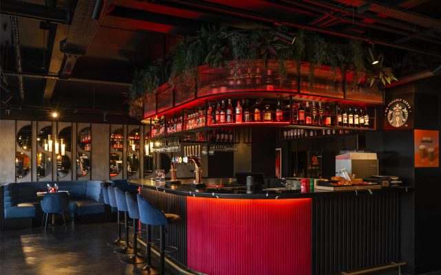 Radisson RED London Gatwick Airport