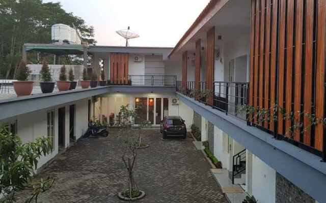 Crystal Inn