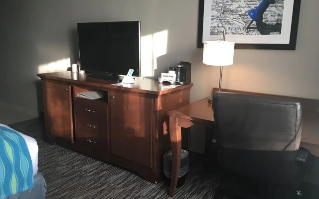 Country Inn And Suites Wichita Northeast