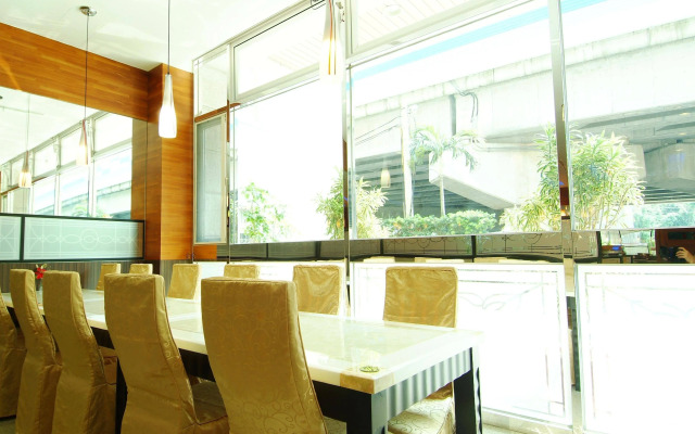 Federal Highway 2 Hotel