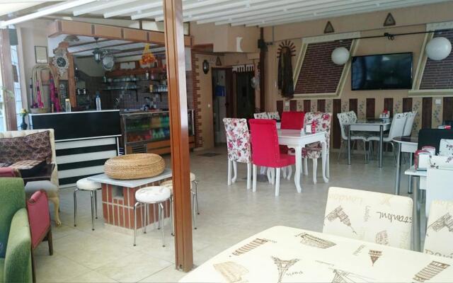 Esra Sultan Petrol Hotel