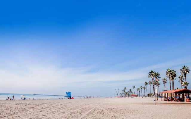 Holiday Inn Oceanside Camp Pendleton Area, an IHG Hotel