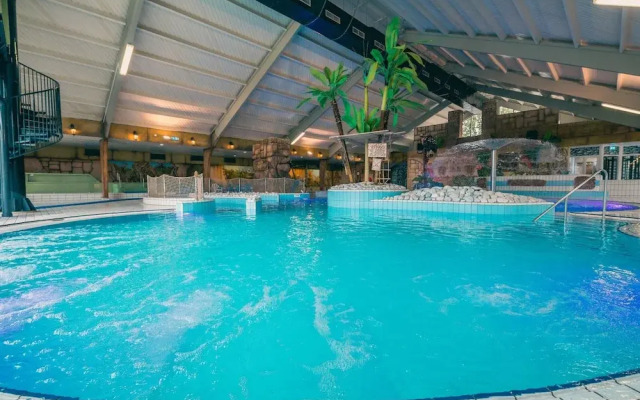 Nice Chalet With Airco Near Efteling