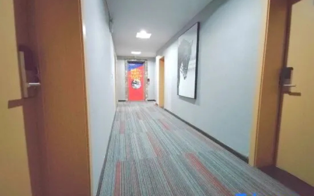 Junyi Chain Hotel (Anqing Tongcheng City Transportation Hub Center Tongcheng Station)