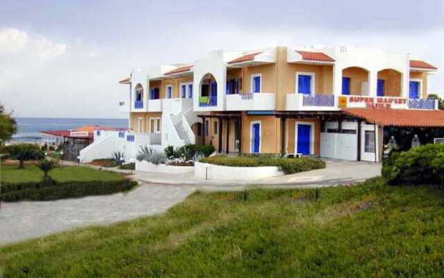 Mikes Beach Apartments & Studios