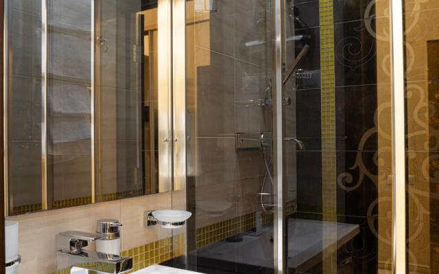 Апартаменты Счастье жить в центре Севастополя на ул. Большая Морская, д.32