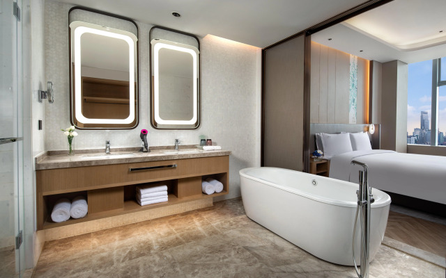 Holiday Inn Wuxi Central Station by IHG