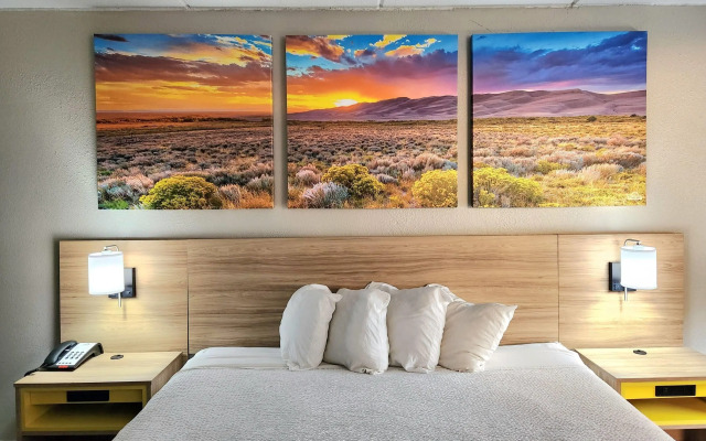 Days Inn by Wyndham Houston
