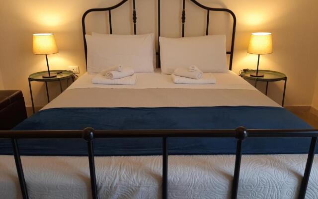 RUNFULIA Apartments & Rooms