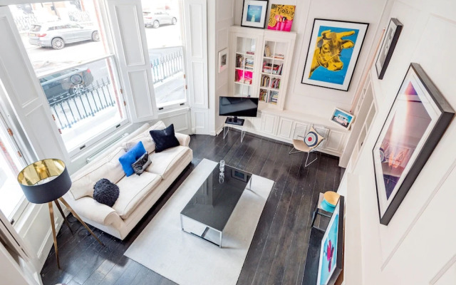 Chic Chelsea Home near South Kensington by UnderTheDoormat