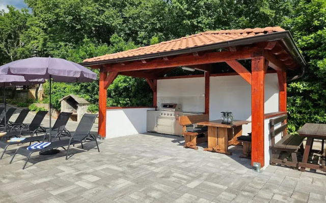 Villa Natali With Pool And Sea View
