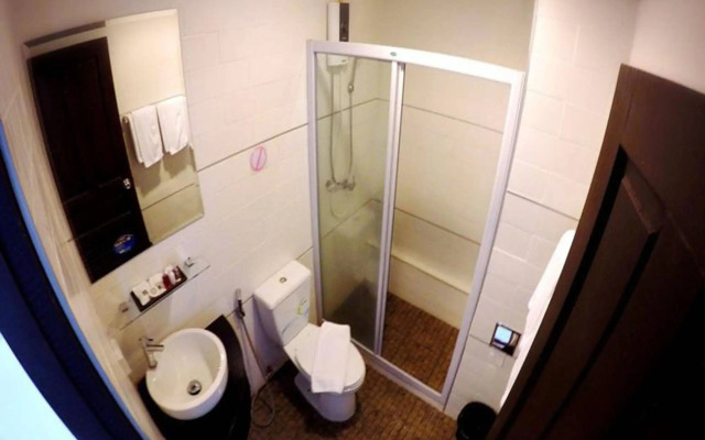 OYO 898 Sota Residence