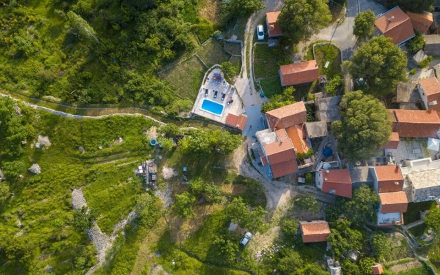 Tonci - Comfortable & Surrounded by Nature - H
