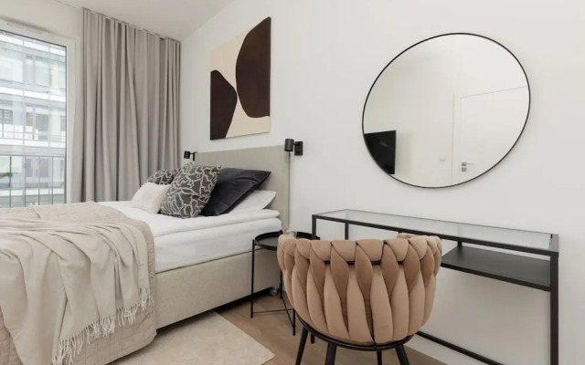 Warsaw Domaniewska by Renters Prestige