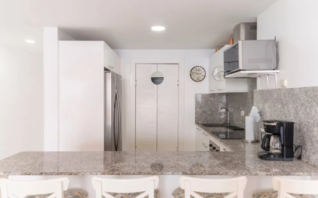 Spacious Apto With Spectacular Views Of The Beach