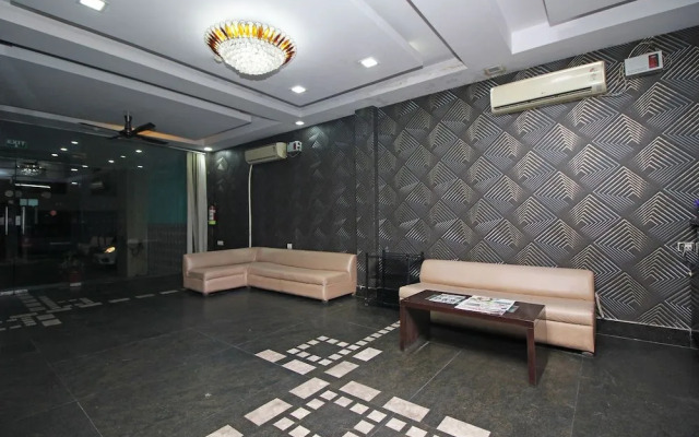 OYO 9030 Hotel Delhi Airport Plaza