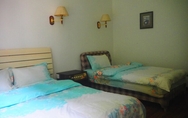 The Yangshuo Moon Resort