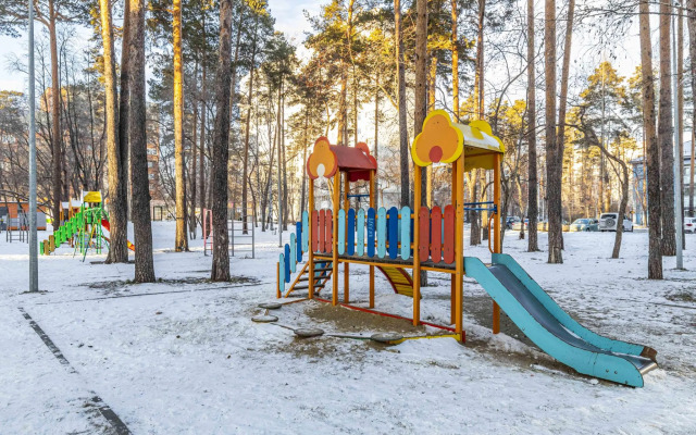 DreamHouse на Коуровской 13/3