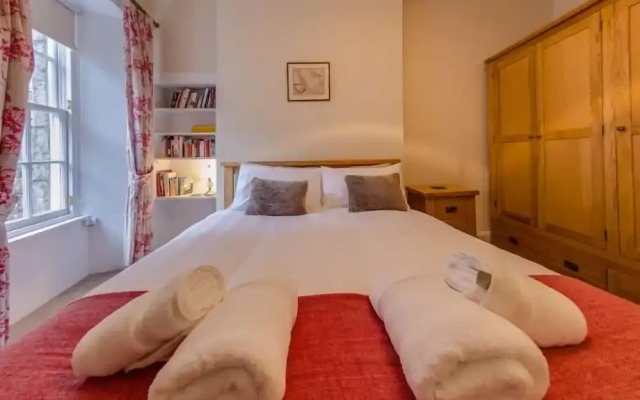 JOIVY Luxury New Town Apartment