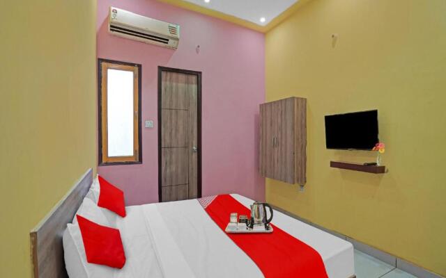 OYO Flagship 70296 S H J Hotel