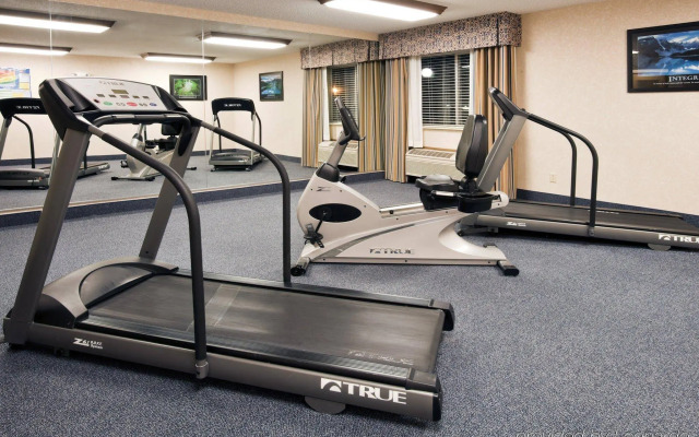 Country Inn & Suites by Radisson Auburn IN