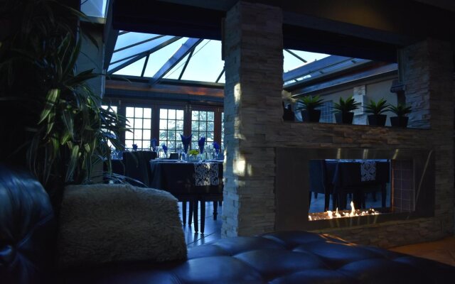 Waterfalls Boutique Hotel