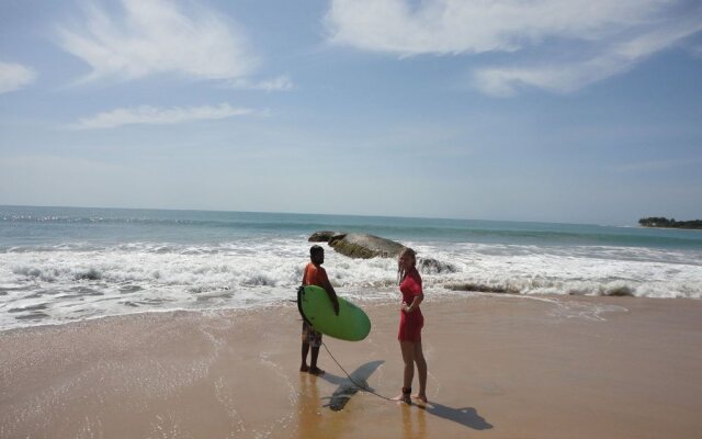 Deans Beach Hotel
