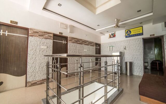 OYO 14816 Hotel Omni