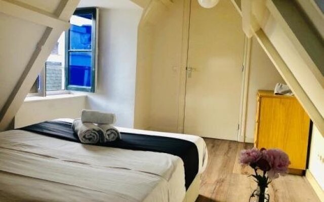 Private Luxury Room 1 In Central Station 0-Min