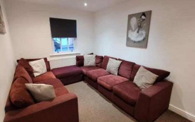 3 Laurel Court