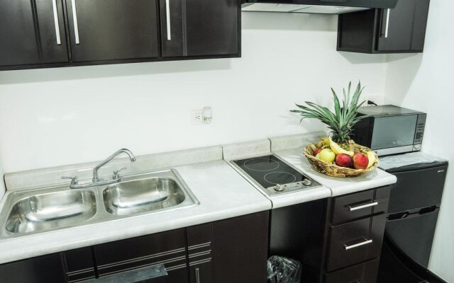 Garcias Suites & Hotel