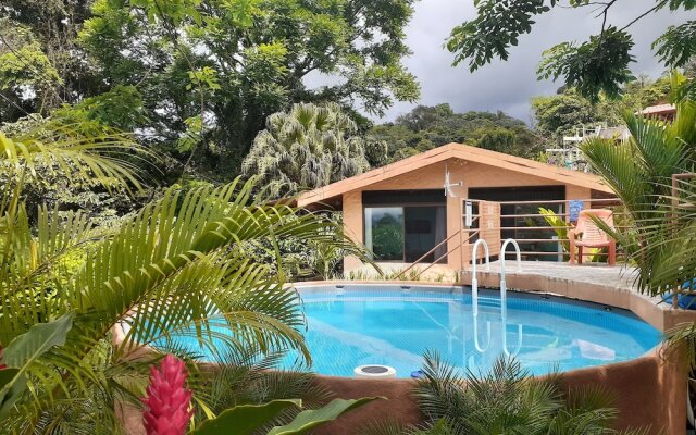 Encantada Guest House: Spectacular View & Excellent Reviews